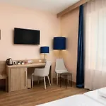 Akeah Verdi 4* Budapest