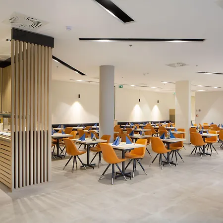 Akeah Verdi 4* Budapest