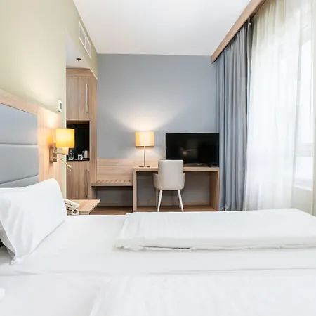 Akeah Verdi 4* Budapest