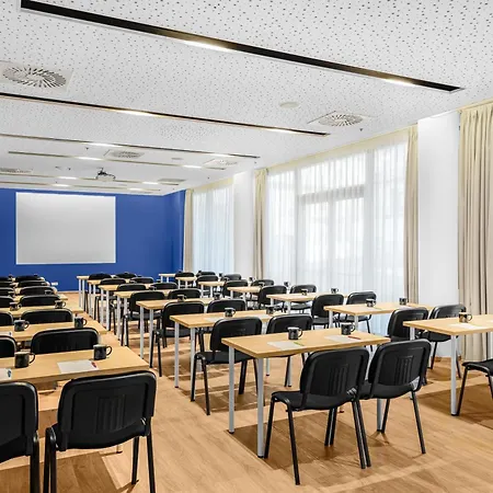 Akeah Verdi 4* Budapest
