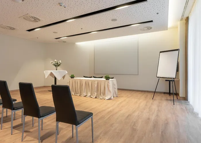 Akeah Verdi Budapest