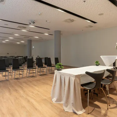 Akeah Verdi מלון