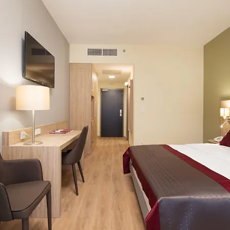 Akeah Verdi מלון